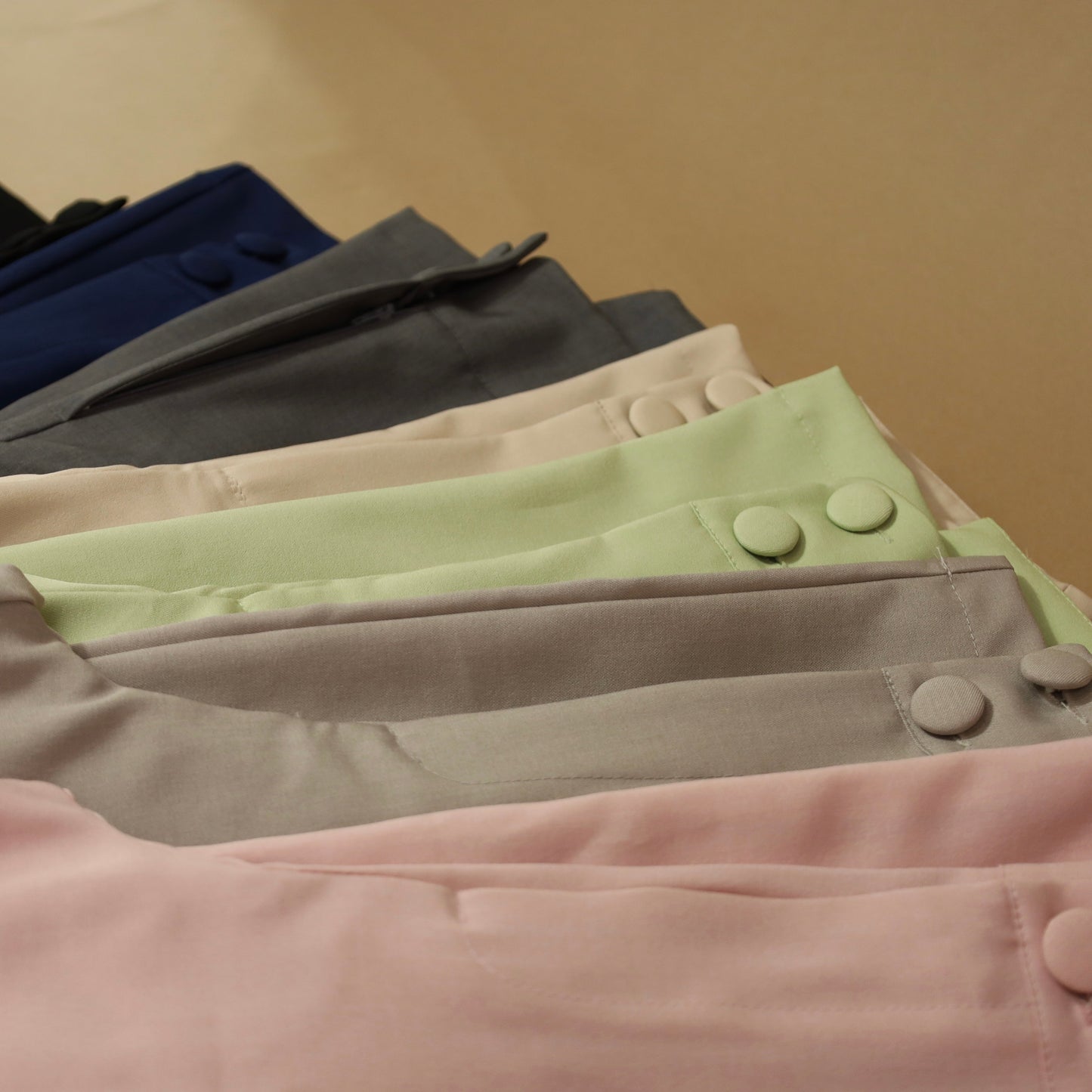 Conjunto Feminino Alfaiataria Louis Twill Premium – Colete e Calça Pantalona Social Elegante